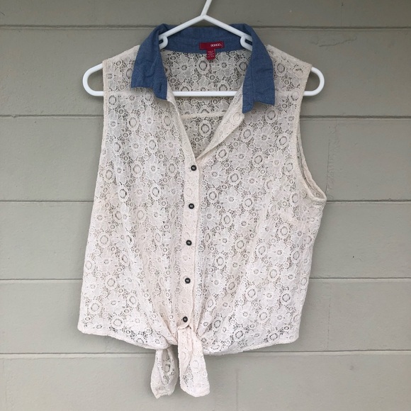 BONGO Tops - Bongo Floral Lace Crop Top with Denim Collar XL